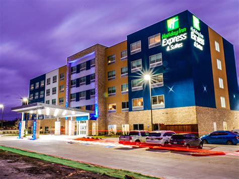 Holiday Inn Express & Suites Dallas.